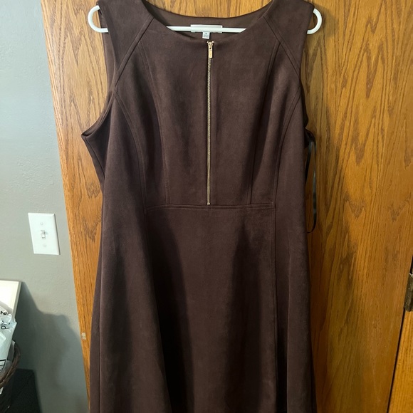 Woman’s size 16 dress - Picture 1 of 3
